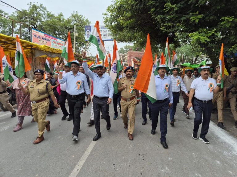 काकोरी ट्रेन एक्शन शताब्दी समापन समारोह के अंतर्गत जनपद में भव्य तिरंगा यात्रा निकाली गयी