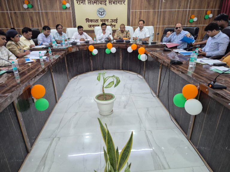 इंदिरा स्टेडियम में होगा राष्ट्रीय खेल दिवस का भव्य आयोजन, जिलाधिकारी ने दिए दिशा-निर्देश