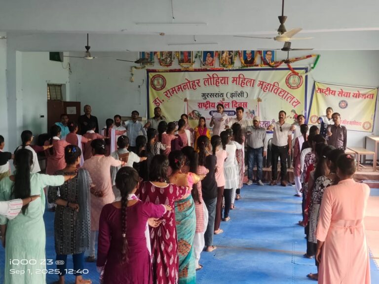 हमारा विद्यालय हमारा स्वाभिमान कार्यक्रम में प्रवक्ताओं एवं छात्राओं को दिलाई शपथ