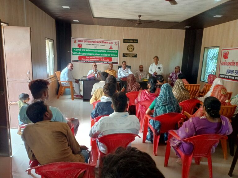 मोंठ= मोंठ ब्लॉक की ग्राम पंचायत बम्हरौली में राजकीय फल संरक्षण केंद्र झांसी के 30 चयनित प्रशिक्षार्थियो को प्रशिक्षण दिया गया।