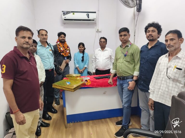 समथर – स्टेट बैंक ऑफ़ इंडिया समथर शाखा में सोमवार को बैंक कैशियर मयूर सबिता के स्थानांतरण पर विदाई समारोह का आयोजन किया गया।