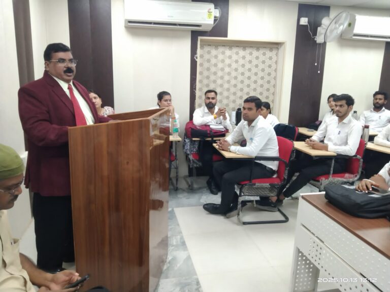 विधिक साक्षरता एवं जागरूकता शिविर में छात्रों को दी गई कानूनी जानकारी