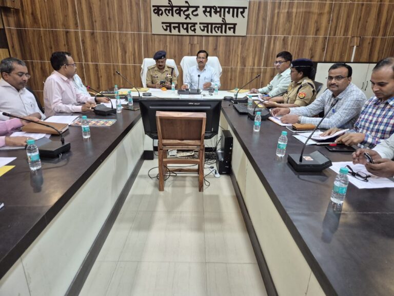 सड़क सुरक्षा को लेकर जिलाधिकारी की सख्ती तीन दिन में गड्ढा मुक्त होंगे मार्ग, रॉन्ग साइड ड्राइविंग पर होगी कार्रवाई