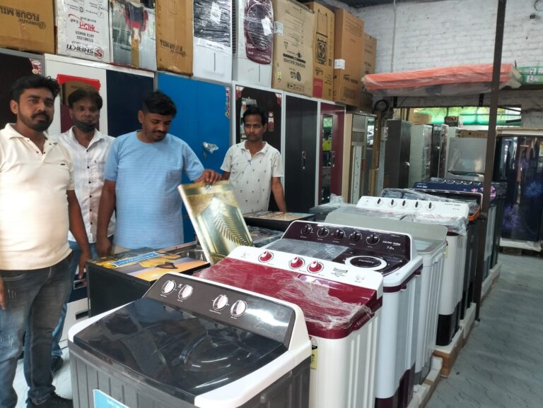 धनतेरस पर बाजारों में रौनक