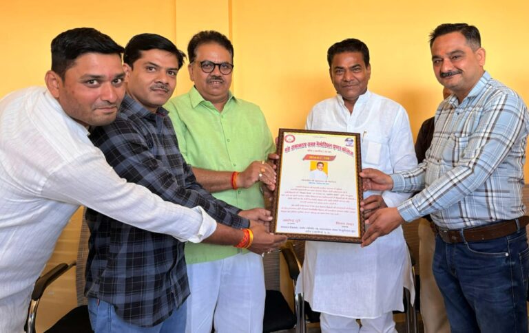 राज्य कर्मचारी कैशलेश चिकित्सायोजना शुरू होने पर जताई खुशी