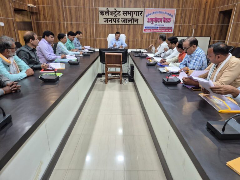 किसानों की आय बढ़ाने की रणनीति पर जोर — ड्रैगन फूट, खजूर व स्ट्राबेरी आदि की खेती को बढ़ावा देने के निर्देश