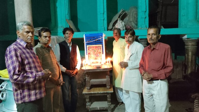 मोंठ:श्री राम यश प्रचारिणी नाटक मंडली मोंठ ने श्री राम लीला भवन में मनाया दीपोत्सव कार्यक्रम।