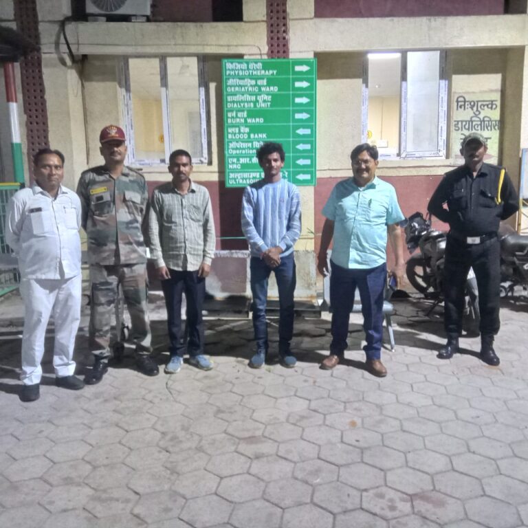 जिला अस्पताल में सीएमएस का भोकाल हमेशा देखे जा सकते हैं गार्डों की सुरक्षा में