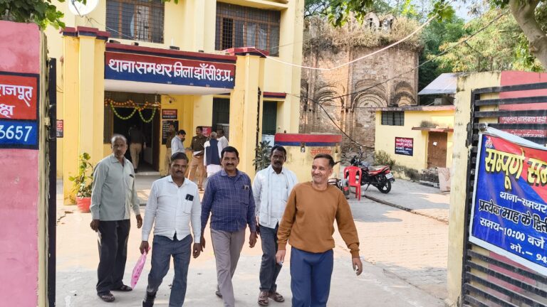 समथर — नगर में संचालित एन जी जी नामक एक चिट फंड कंपनी लोगों के लाखों रुपये लेकर अचानक रफूचक्कर हो गई है । निबेशकों द्वारा कंपनी के बारे में एजेंटों से पूंछताछ करने पर एजेन्ट लोगों के साथ गाली गलौज कर रहे है ।