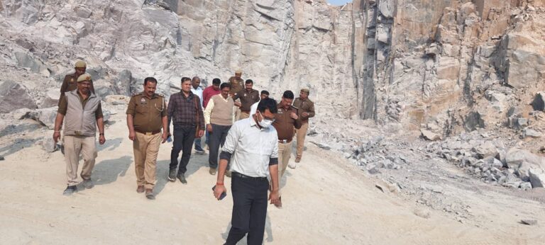 मोंठ के दासना में अवैध ब्लास्टिंग पर प्रशासन की बड़ी कार्रवाई, क्रेशर और पहाड़ी सीज। क्रेशर पर अवैध भंडारण भी सीज किया गया।