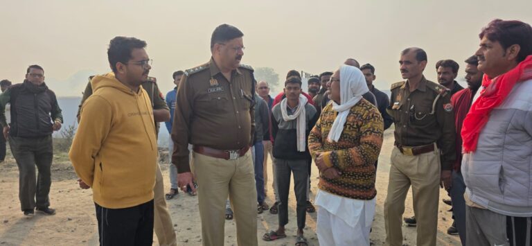 मोंठ में खराब सड़क बनी हादसे का कारण, धान लेकर जा रही ट्रैक्टर-ट्रॉली पलटी, किसान की मौत