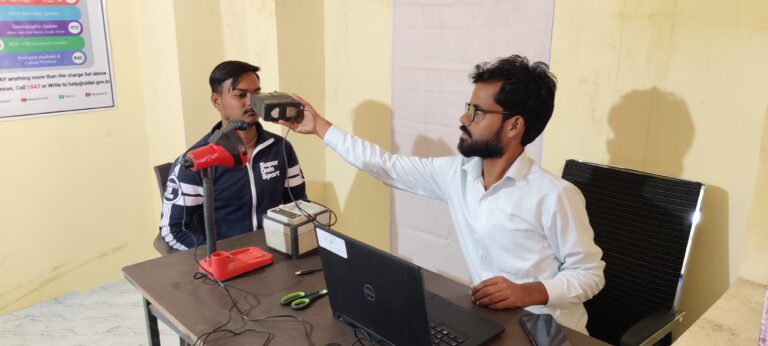 नगर पंचायत मोंठ में आधार केंद्र शुरू, अब मिलेंगी सभी सेवाएं एक ही स्थान पर।