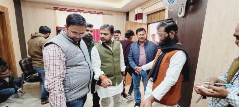 गरौठा विधायक ने मोंठ ब्लॉक के बूथों पर किया एसआईआर कार्यों का निरीक्षण, शत-प्रतिशत पूर्णता के निर्देश