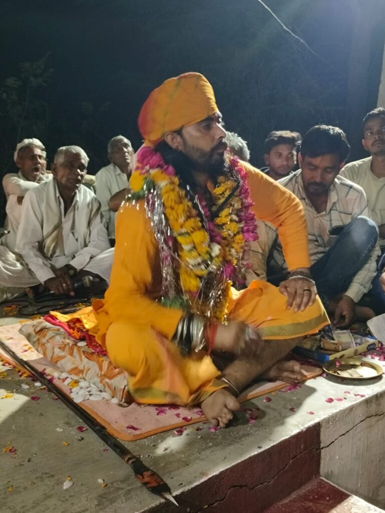 खजूरी गांव स्थित श्री नैना देव सरकार धाम पर निःशुल्क दिव्य दरबार, भक्तों की उमड़ी भारी भीड़