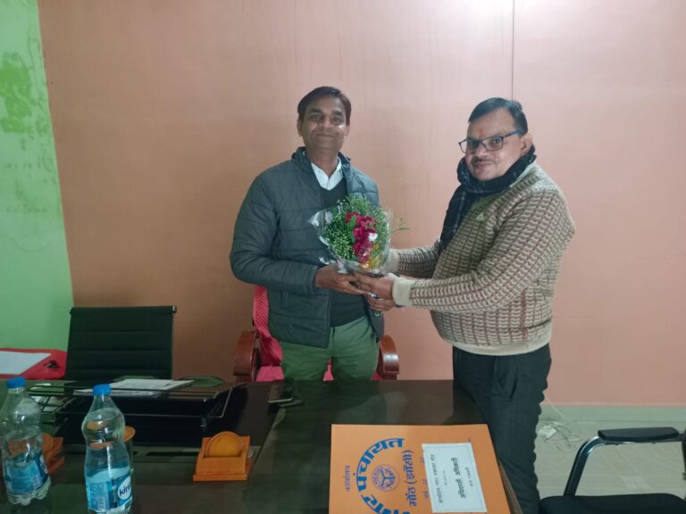 एसडीएम न्यायिक जितेंद्र कुमार ने मोंठ अधिशासी अधिकारी का कार्यभार ग्रहण किया