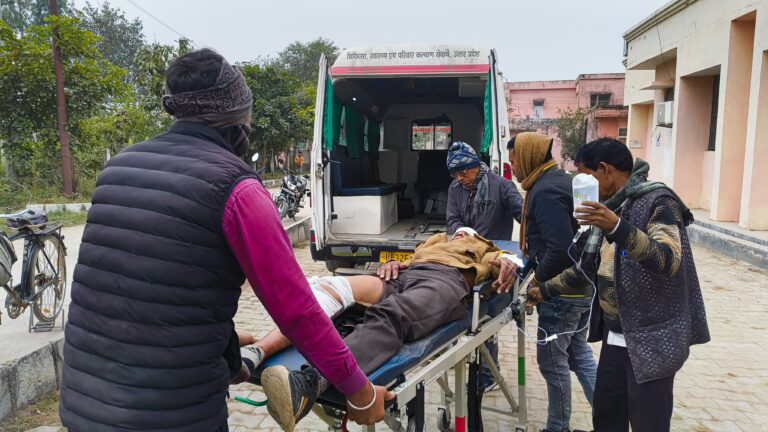 मोंठ: सड़क हादसे में बाइक सवार घायल , झांसी रेफर