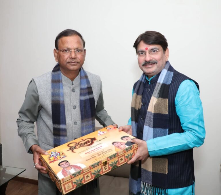 भाजपा प्रदेश अध्यक्ष पंकज चौधरी को दिया भाजपा नेता रामजी परिहार ने श्रीराम कथा का आमंत्रण