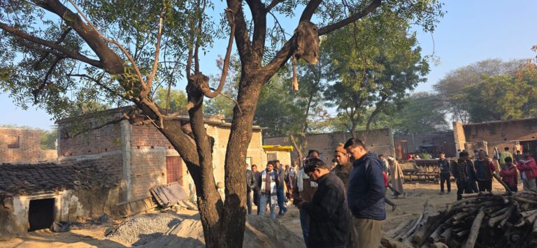 झांसी: बुंदेलखंड में झांसी के चिरगांव में प्रेमी-प्रेमिका ने फंदा लगाकर एक साथ दी जान, युवती की एक दिन पहले ही हुई थी सगाई, परिजनों में कोहराम