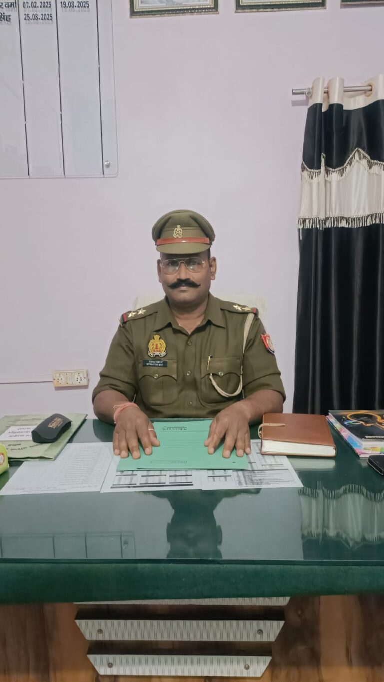 शाहजहांपुर में नए थाना प्रभारी ने संभाला कार्यभार, अधीनस्थों को दिए सख्त निर्देश।