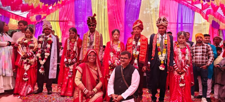 मोंठ के भरोसा गांव में चार कन्याओं के हुए विवाह, कुचिया परिवार ने धूमधाम के साथ कराया सामूहिक विवाह समारोह।