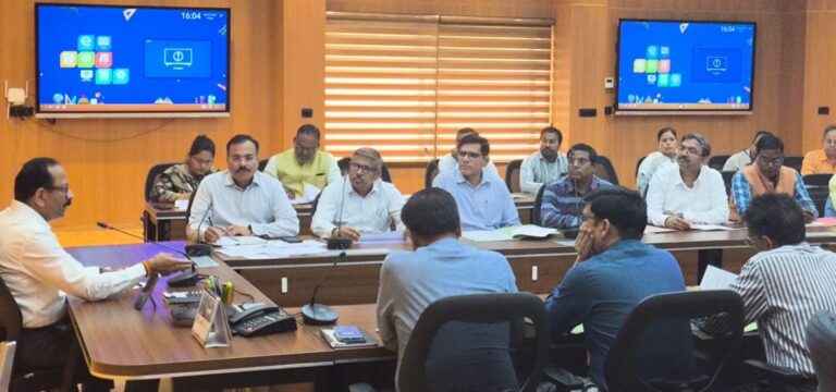 ई-ऑफिस लागू न करने वाले अधिकारियों का वेतन रुकेगा: मण्डलायुक्त