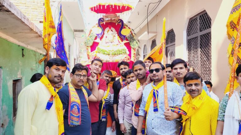 मोंठ-कस्बे में श्री श्याम संकीर्तन एवं भव्य निशान यात्रा का आयोजन बड़े ही धूमधाम और श्रद्धा भाव के साथ किया गया।