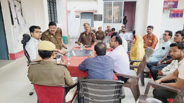 मोंठ–आगामी होली पर्व को शांतिपूर्ण, सौहार्दपूर्ण एवं भाईचारे से संपन्न कराने के उद्देश्य से कोतवाली में पीस कमेटी की बैठक आयोजित की गई।