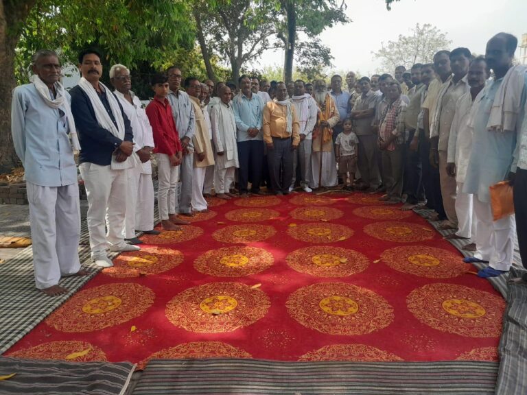 सेन समाज का होली मिलन समारोह सम्पन्न, एकता और मंदिर निर्माण पर हुआ मंथन