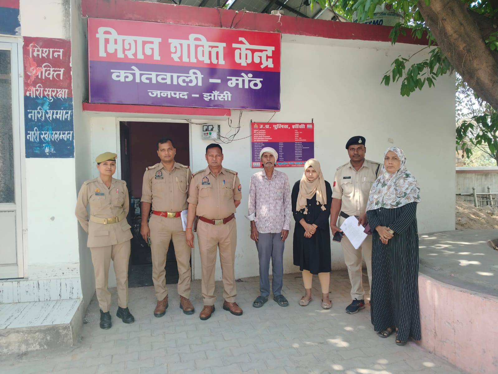 बुरहानपुर से नाराज होकर भागी किशोरी को मोंठ पुलिस ने सकुशल परिजनों को सौंपा।