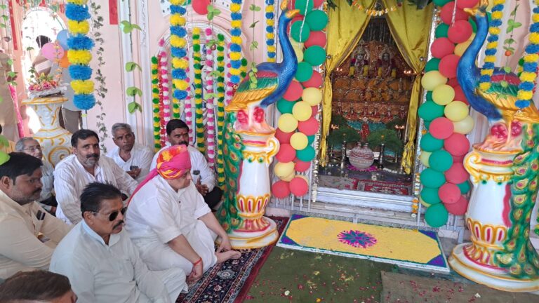 समथर किले के अंदर राजमंदिर में रामनवमी मनाई गई।