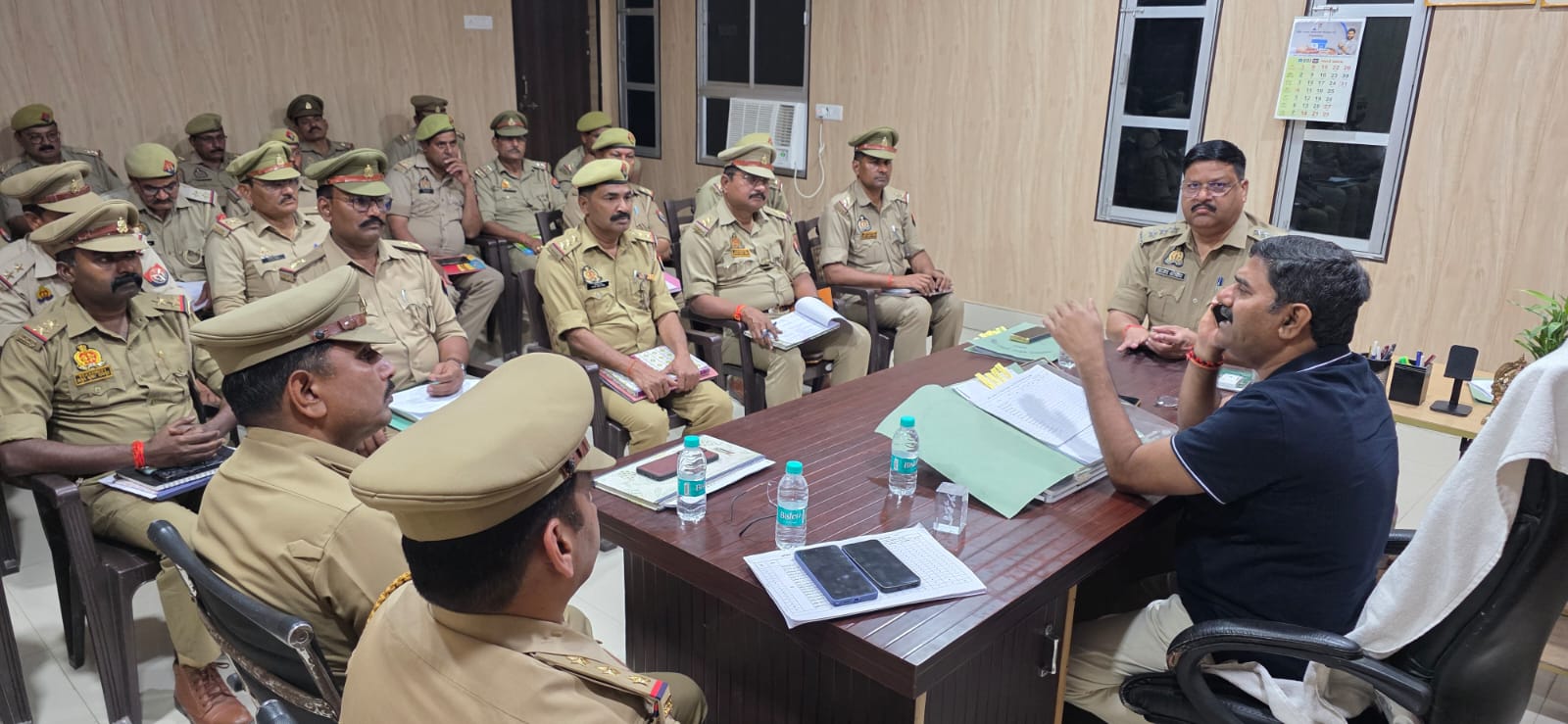 अपराध नियंत्रण को लेकर सख्ती, पुलिस अधीक्षक ग्रामीण ने की समीक्षा बैठक।