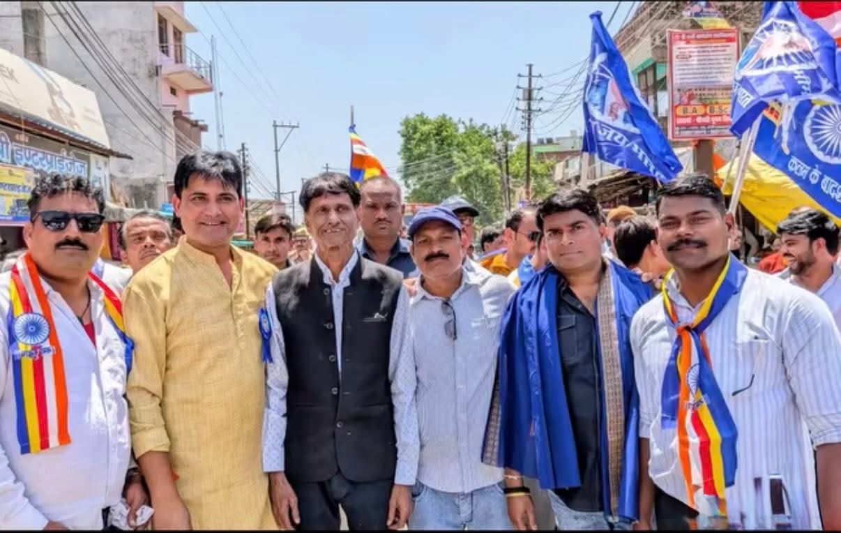 मोंठ में श्रद्धा के साथ मनाई गई डॉ. भीमराव अंबेडकर जयंती, निकाली गई रैली।