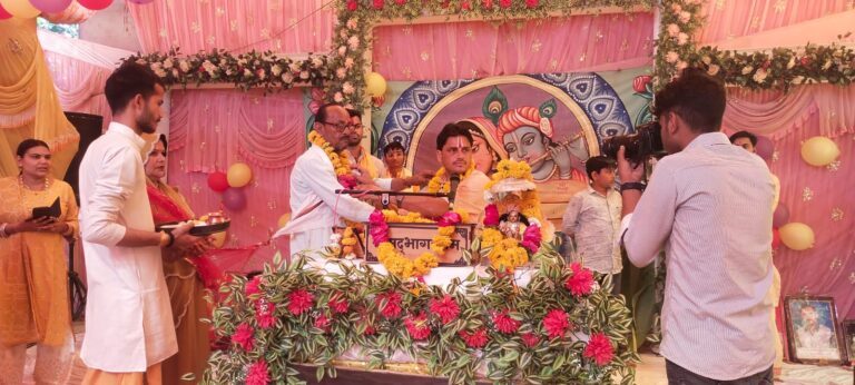 कुम्हरार में श्रीमद्भागवत कथा में श्रीकृष्ण जन्म की लीला का वर्णन।