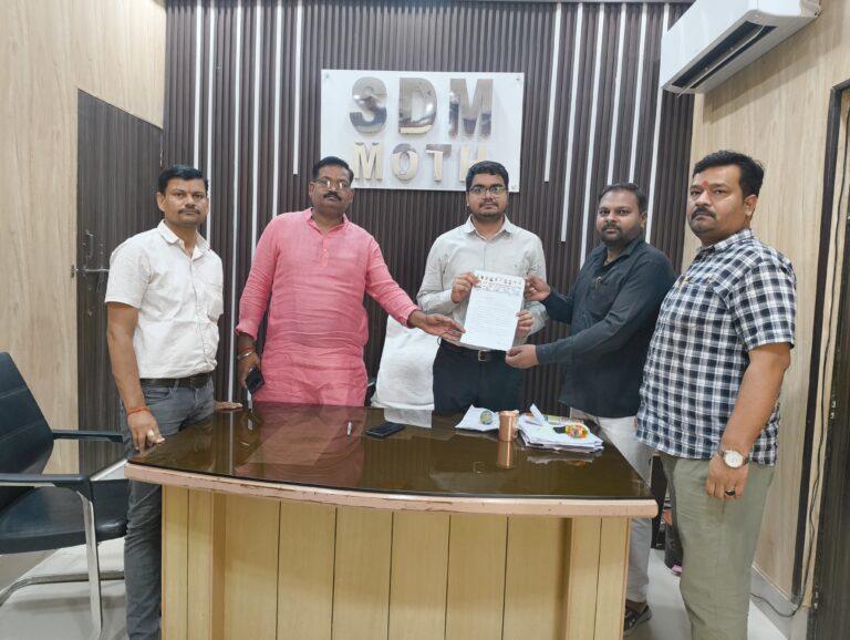 प्रीपेड मीटर से उपभोक्ता परेशान, व्यापार मंडल ने एसडीएम को सौंपा ज्ञापन।