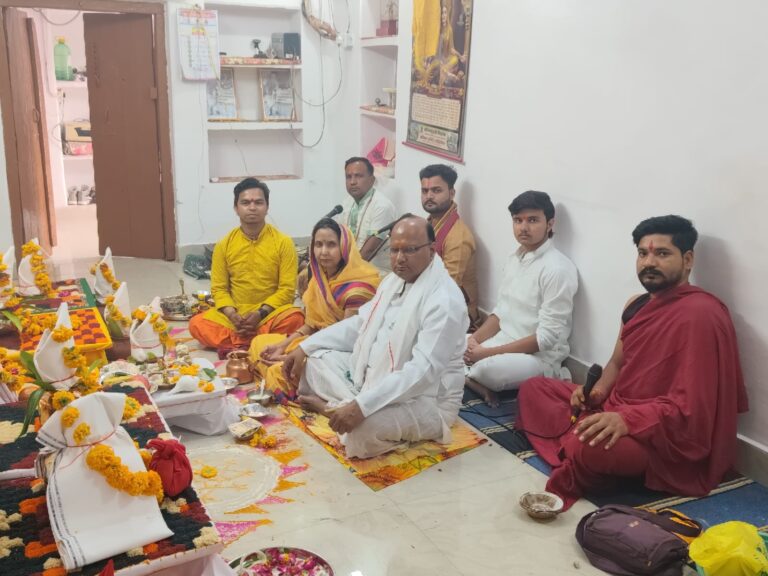 नगर में महामृत्युंज जाप एवं रुद्राभिषेक किया गया।