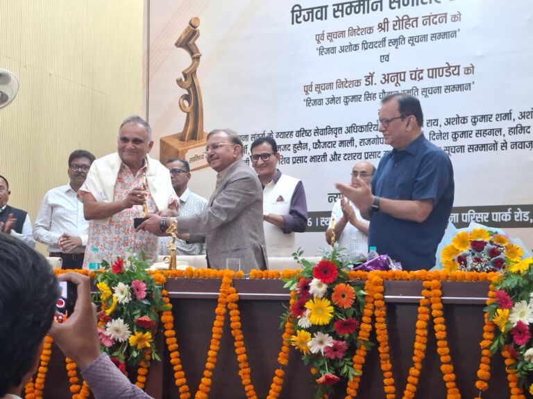 झांसी: सूचना विभाग का स्वर्णिम इतिहास, लखनऊ में पहला मोबाइल कनेक्शन 1996 में